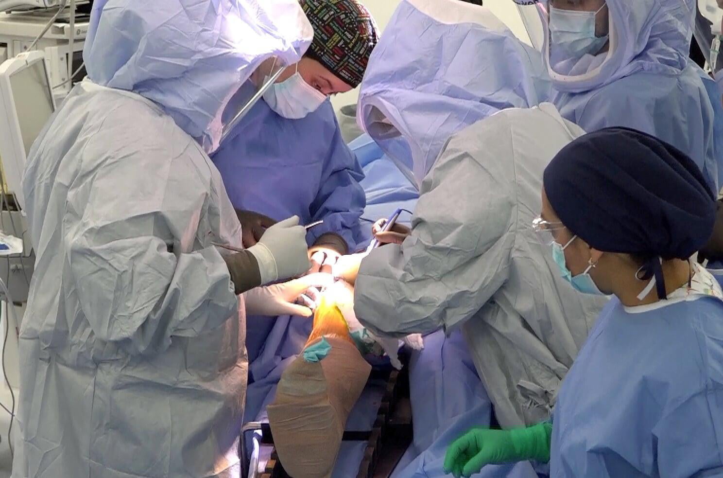 Primer artroplastia total de rodilla en México se realiza en Hospital Español